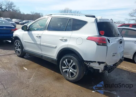 2017 Toyota Rav4 Le z USA, uszkodzony, nr VIN JTMZFREV3HJ123800